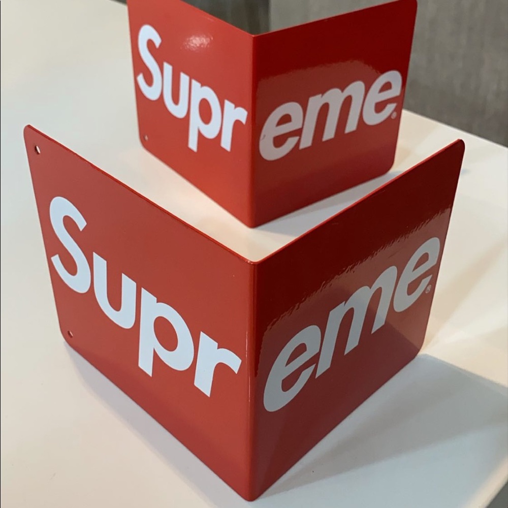 Supreme book ends - Picture 2 of 2